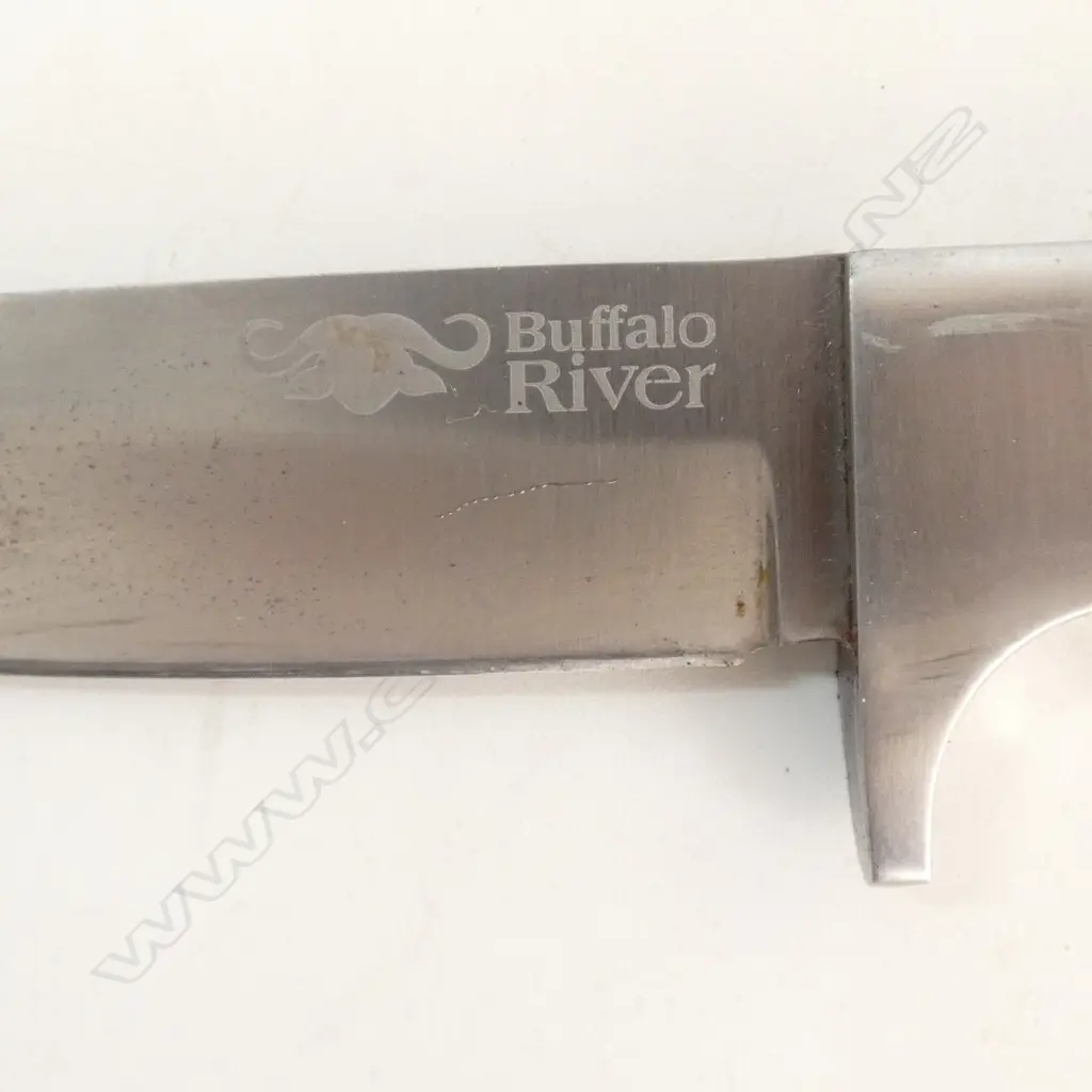 BUFFALO RIVER HUNTING KNIFE w. LEATHER SHEATH L.220mm Image 1++