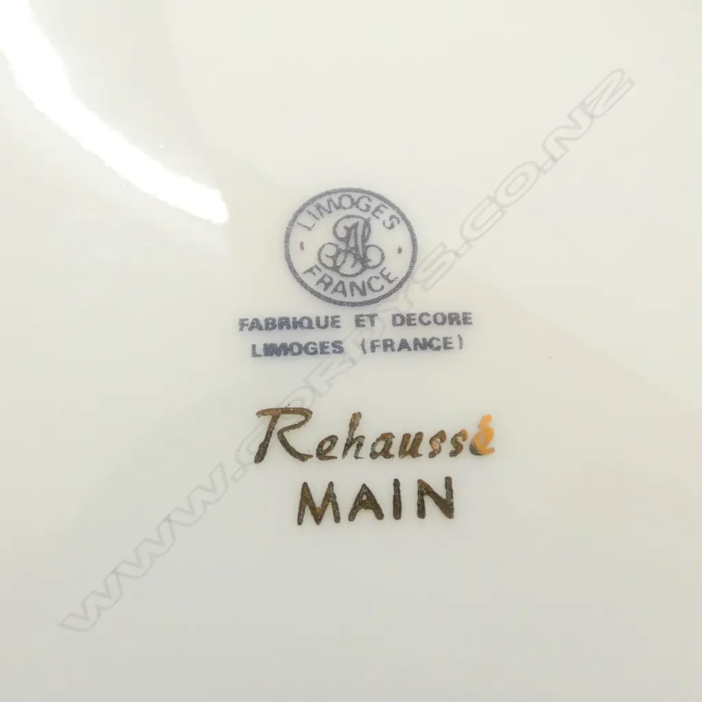 ASST. COLLECTABLES; LIMOGES PLATE, BUST, SILVER PLATE DISH & KAVA BOWL Dia.155mm Image 1++