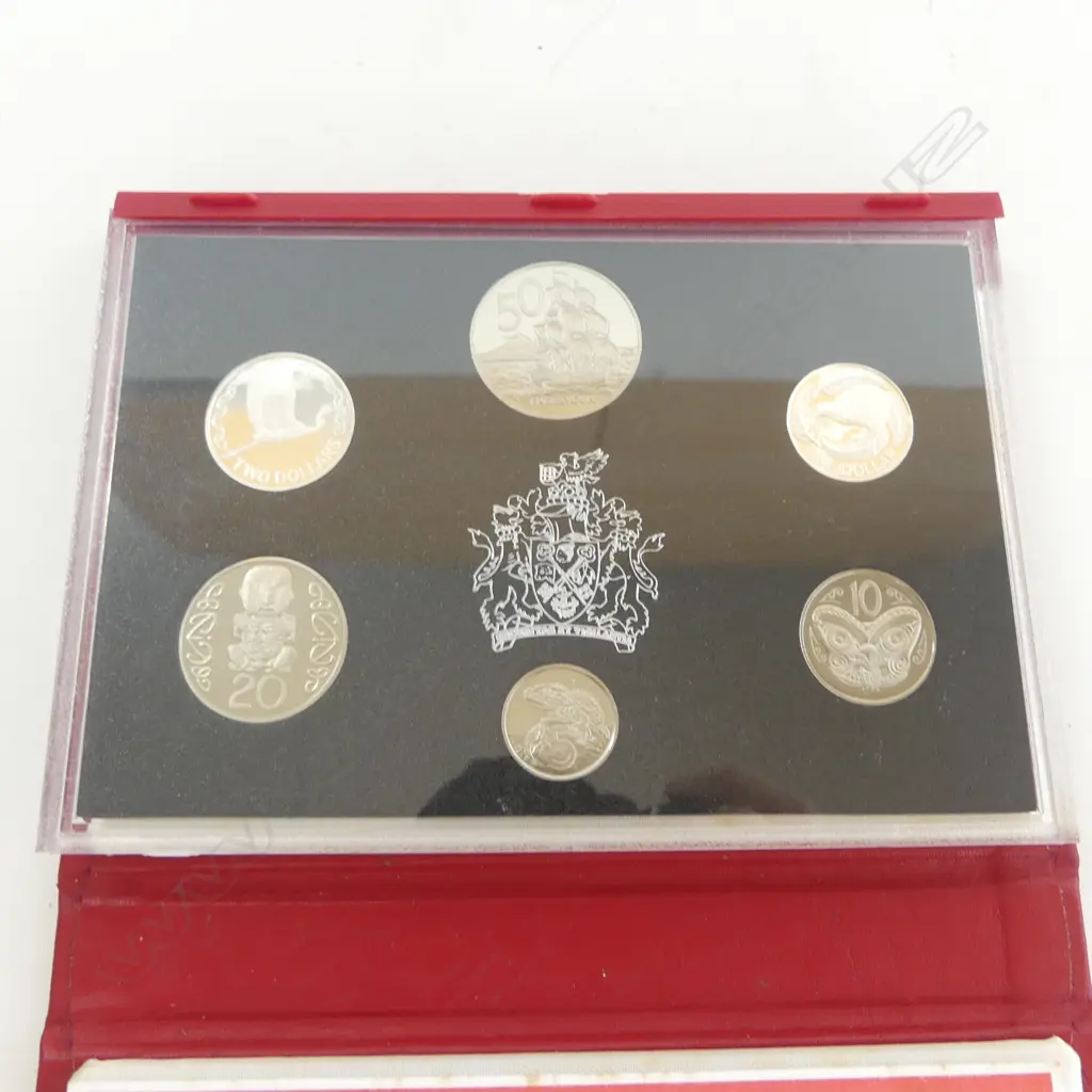 N.Z. 1990 PROOF COIN SET $1 & $2 silver coins 18gms Image 1++