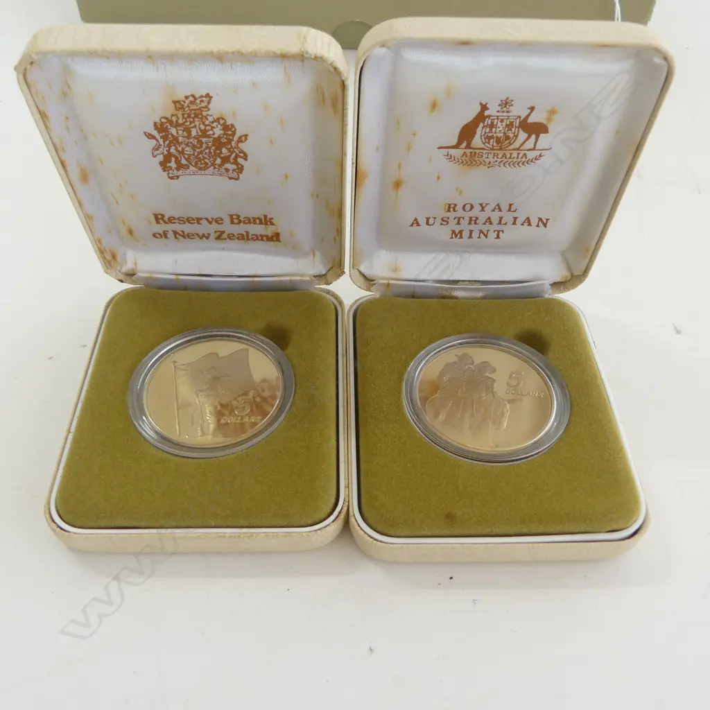 BOXED 1990 N.Z. & AUS. ANZAC 75th ANNIVERSARY COMMEMORATIVE $5 COIN SET Image 1++