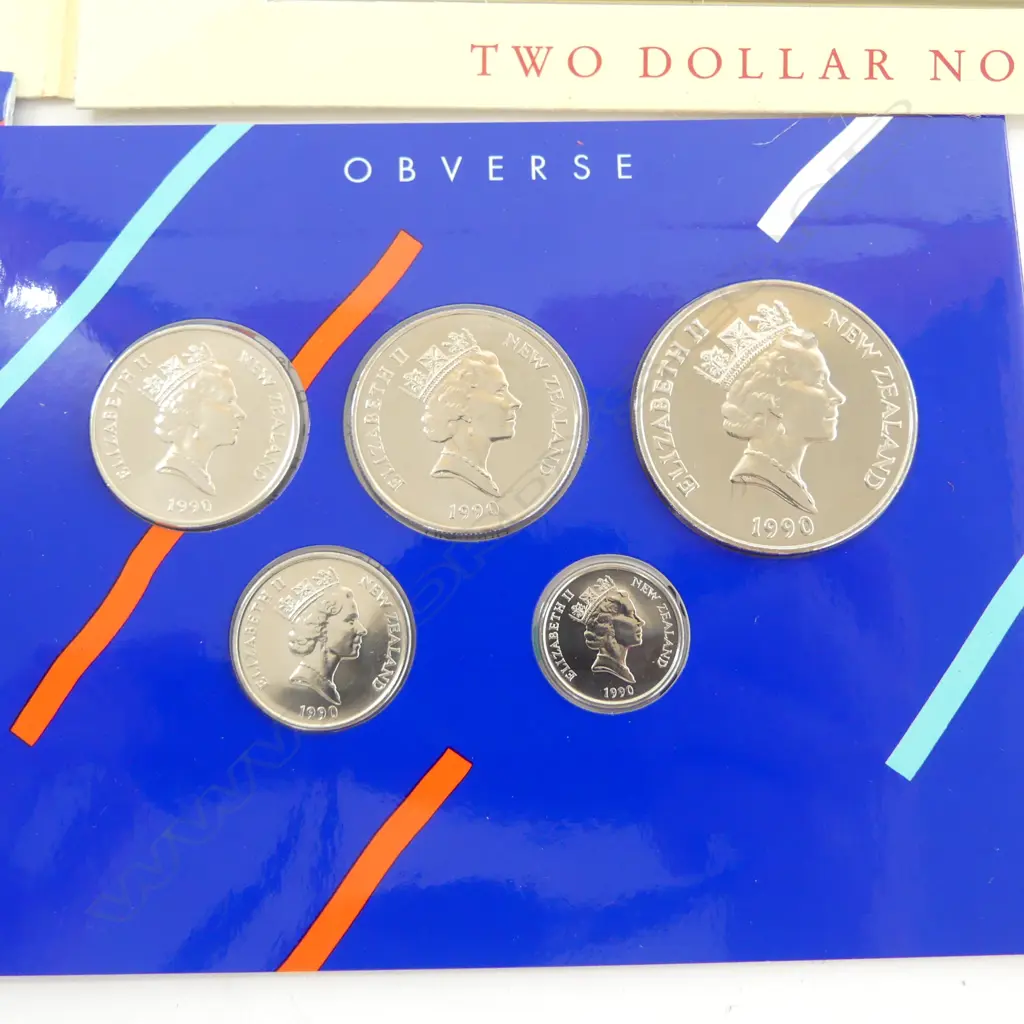 2 N.Z. COIN SETS; KIWI DOLLAR COLLECTION + 1990 UNCIRCULATED 5 COIN SET Image 1++