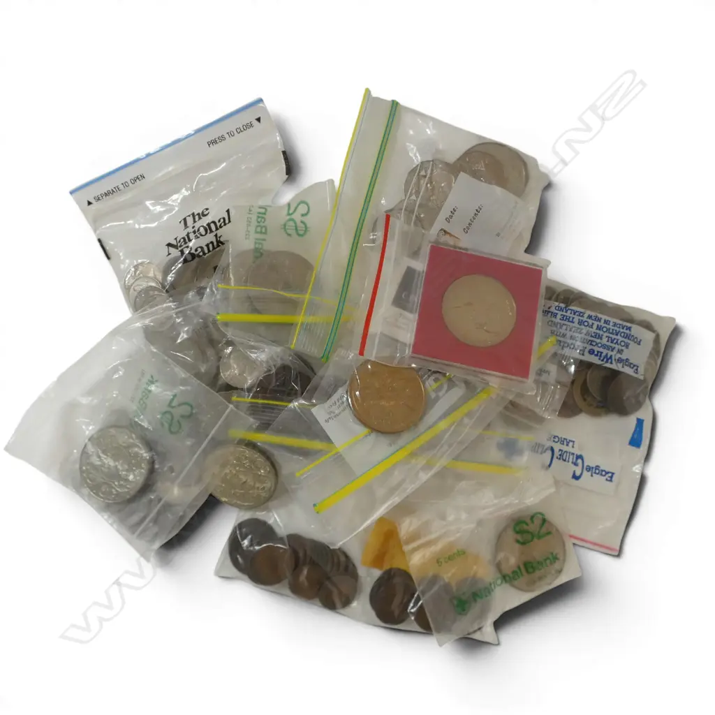 ASST. WORLD COINS Incl. AMERICAN QUARTER DOLLAR COINS c.1960-2010s, CHURCHILL DOLLARS & ASST. COMMEMORATIVE COINS Image 1++