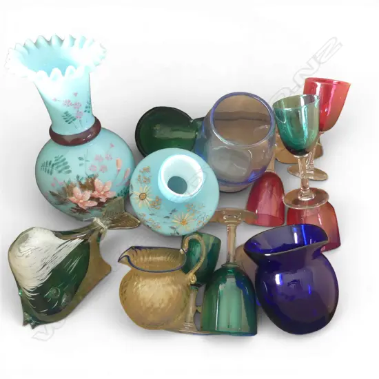 13 PCES COLOURED ART GLASS INCL. MURANO FISH H.115mm fin chipped