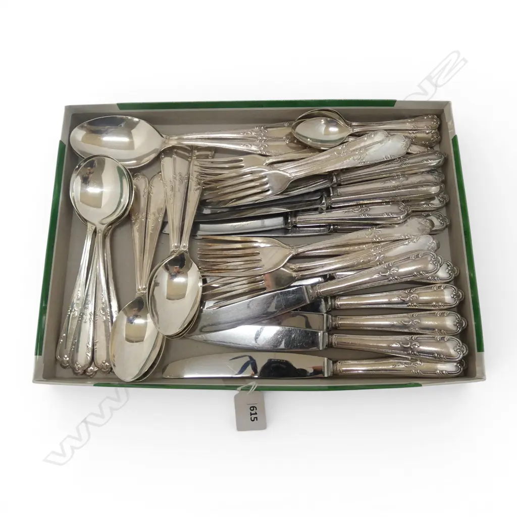 GROSVENOR ‘DIANA’ SILVER PLATED CUTLERY 42PCS – 6 DINNER KNIVES & FORKS, 6 LUNCH KNIVES & FORKS, 5 SOUP & DESSERT SPOONS Image 1++