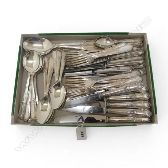GROSVENOR ‘DIANA’ SILVER PLATED CUTLERY 42PCS – 6 DINNER KNIVES & FORKS, 6 LUNCH KNIVES & FORKS, 5 SOUP & DESSERT SPOONS