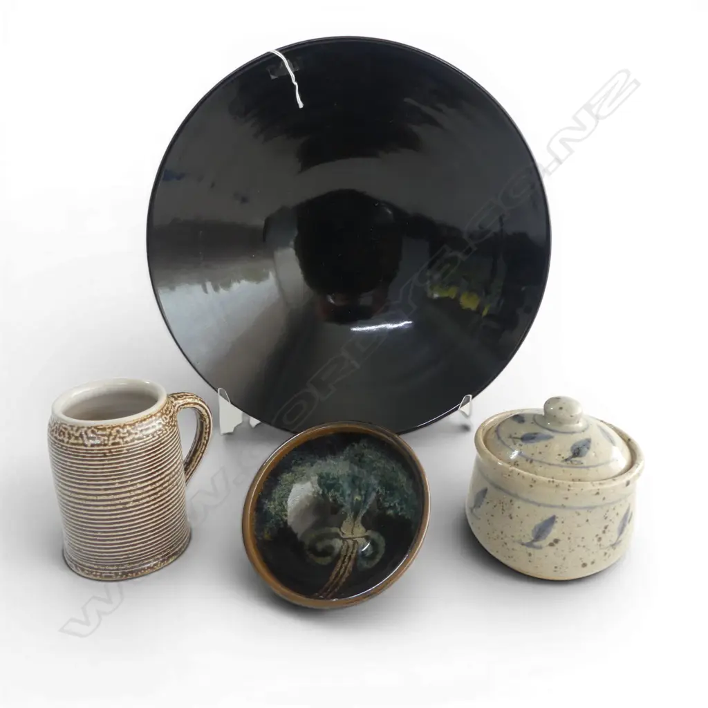 4 PCES STUDIO POTTERY Incl. BRIAN GARTSIDE Dia.375mm Image 1++
