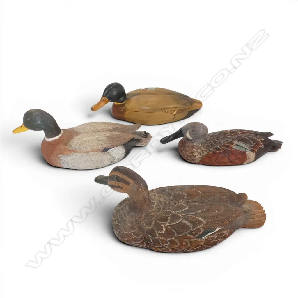 4 CARVED WOODEN DUCKS BY PAUL MEYER L.390mm - 1 w. TAIL AF Image 1++