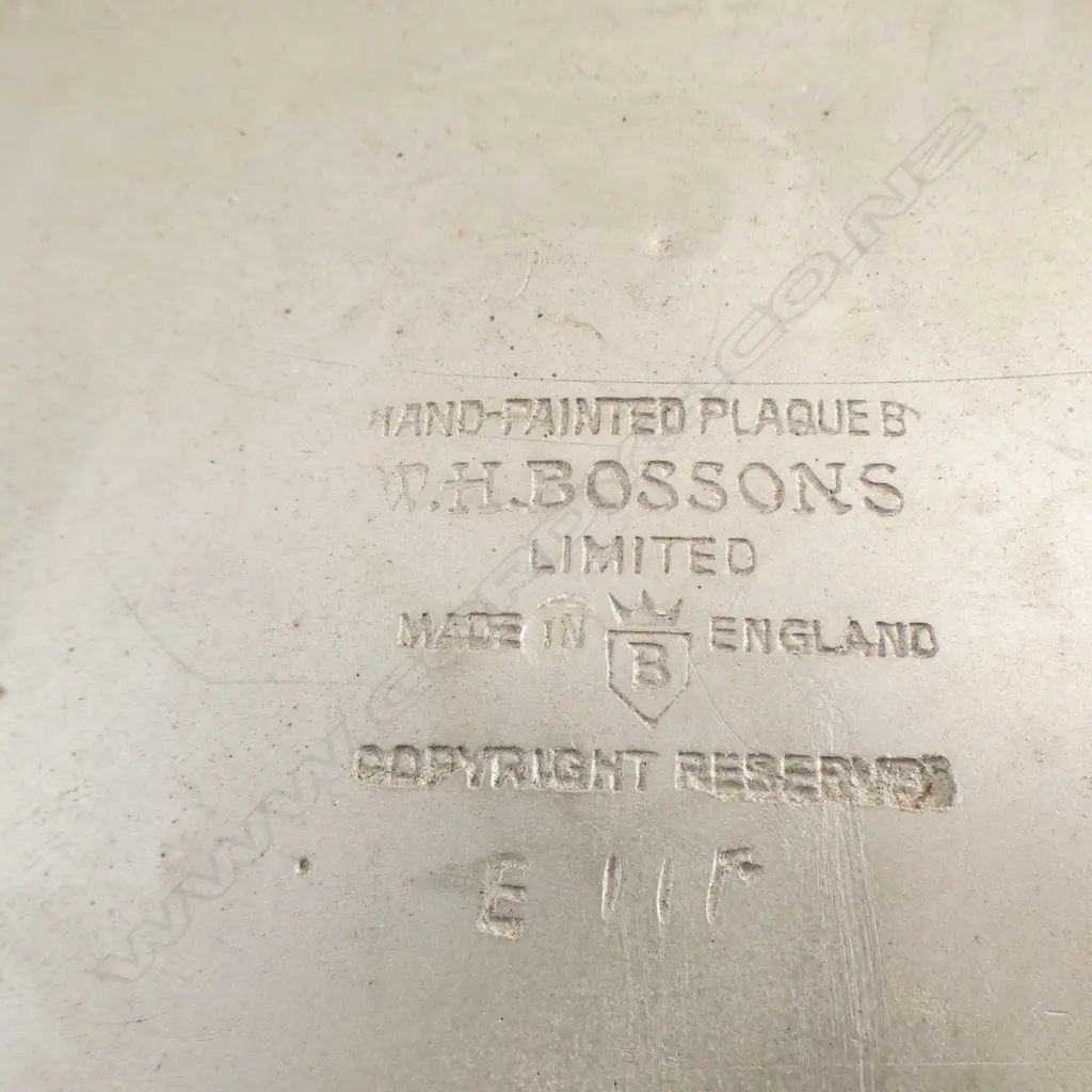 VINTAGE WALL MOUNTED CHARGER, CONQUEST of EVEREST Hillary & Tensing, Dia.360mm, surface damage Image 1++