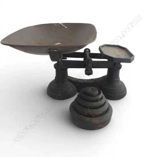 SET OF CAST IRON KITCHEN SCALES & WIEGHTS