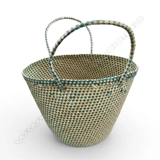 PACIFIC ISLAND WOVEN FIBRE BASKET green & natural w 2 looping top handles