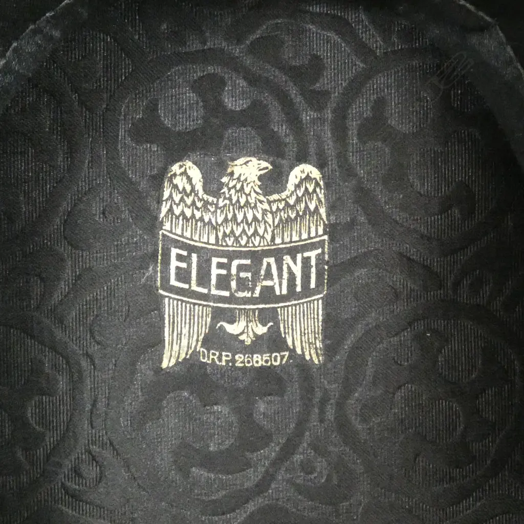 VINTAGE GERMAN GRANTIE-KLAPPHUL TOP HAT WITH BOX Image 1++