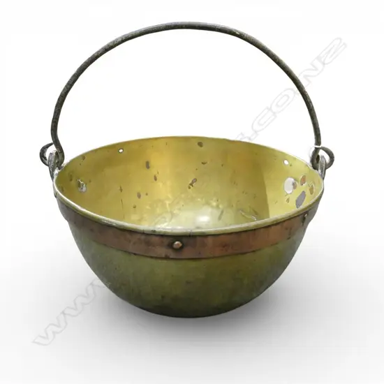 LG BRASS PAN w. SWING HANDLE H.200mm, 330mm dia