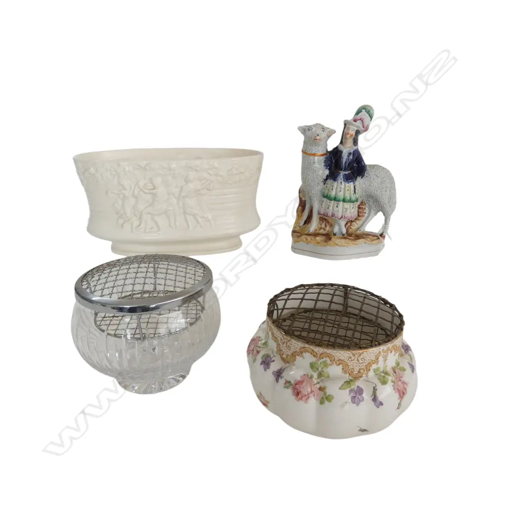 3 VASES + STAFFORDSHIRE FIGURINE H.190mm Image 1++