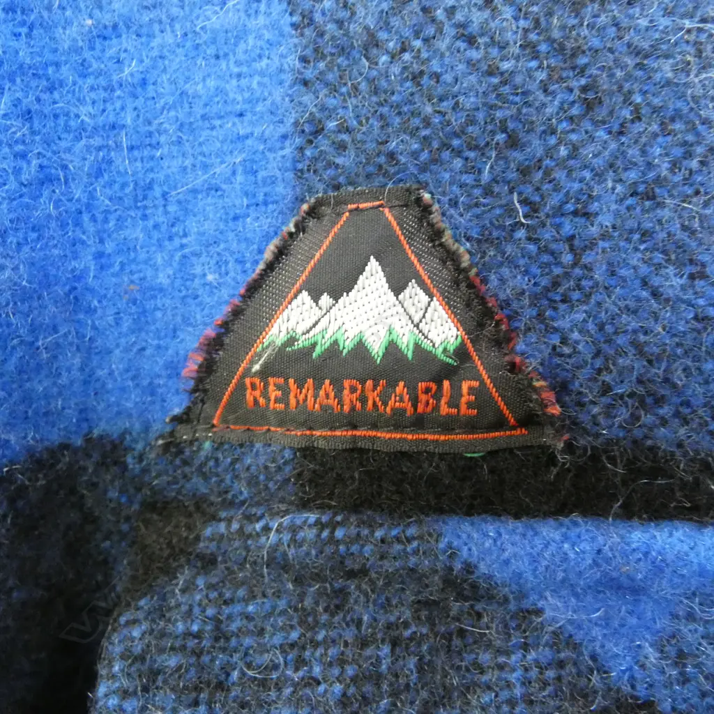 VINTAGE 'REMARKABLES' 'PURE NZ WOOL MADE IN NZ' BUSH TYPE JACKET/SHIRT. Men's lge blue & black Image 1++