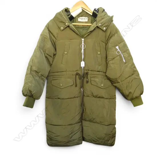 DAISUER PUFFER COAT, SIZE S-M