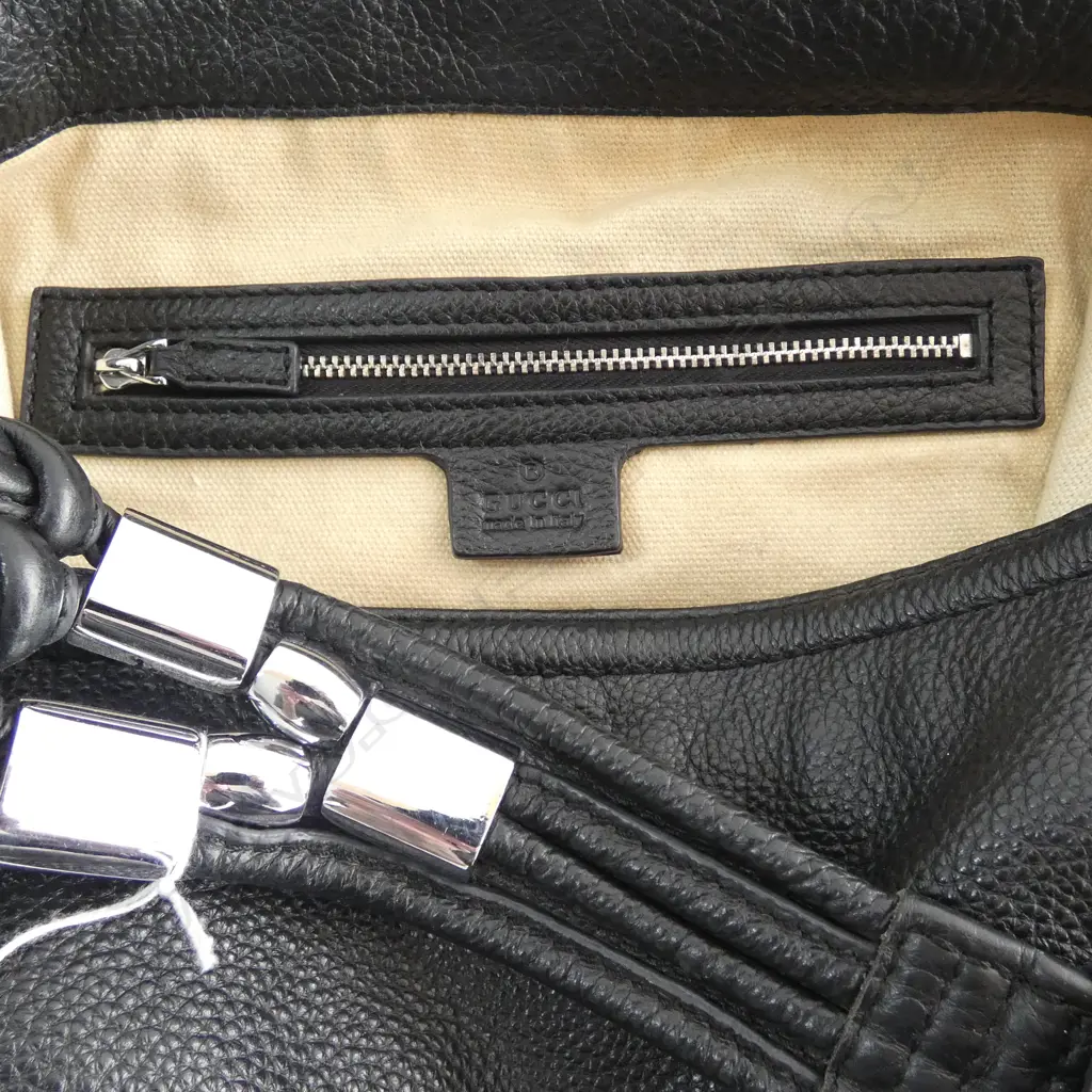 GUCCI BLACK LEATHER HAND BAG W.420mm Image 1++