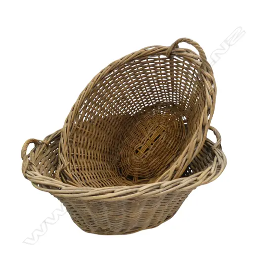 2 WOVEN BASKETS W.740/670mm