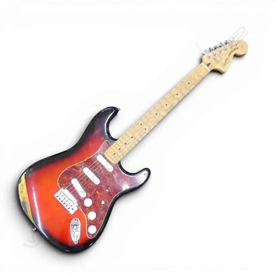 SQUIER STRATOCASTER ELECTRIC GUITAR L.1000mm
