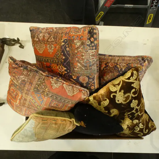 3 VELVET PERSIAN PAT DECORATIVE CUSHIONS & 3 OTHERS