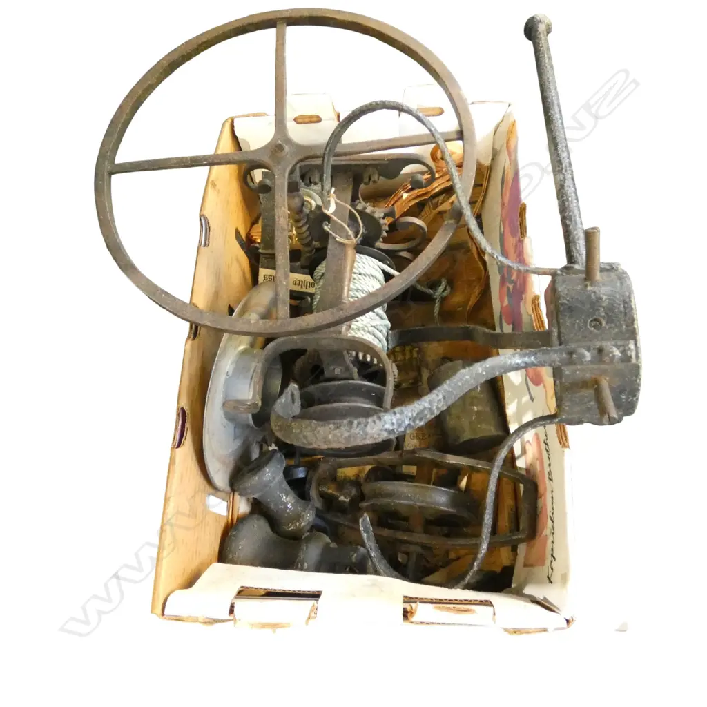 BOX LOT VINTAGE WINCH PULLEYS & WEIGHTS Image 1++