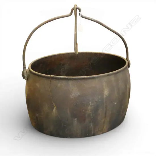 LG CAST IRON COOKING POT crack H.600mm
