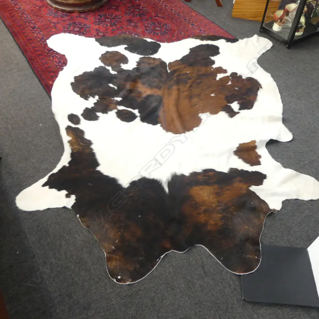 COW HIDE RUG L.2300mm approx. Image 1++