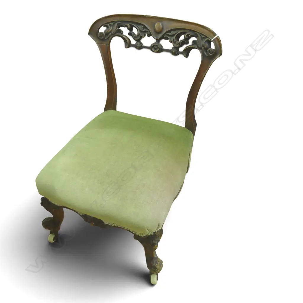 VICTORIAN CARVED BACKED LOW BEDROOM CHAIR GREEN VELVET H650MM Image 1++