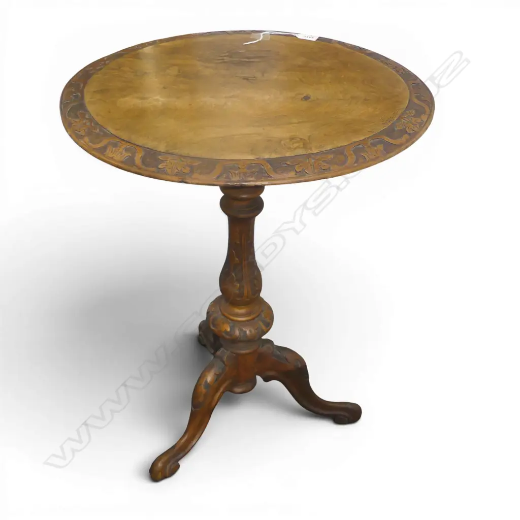 CARVED WALNUT SIDE TABLE H.710mm FAULTS TO TOP Image 1++