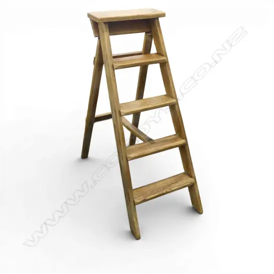 VINTAGE WOODEN STEP LADDER H.1020mm