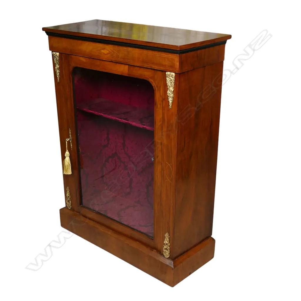 A Victorian mahogany pier cabinet, Image 1++