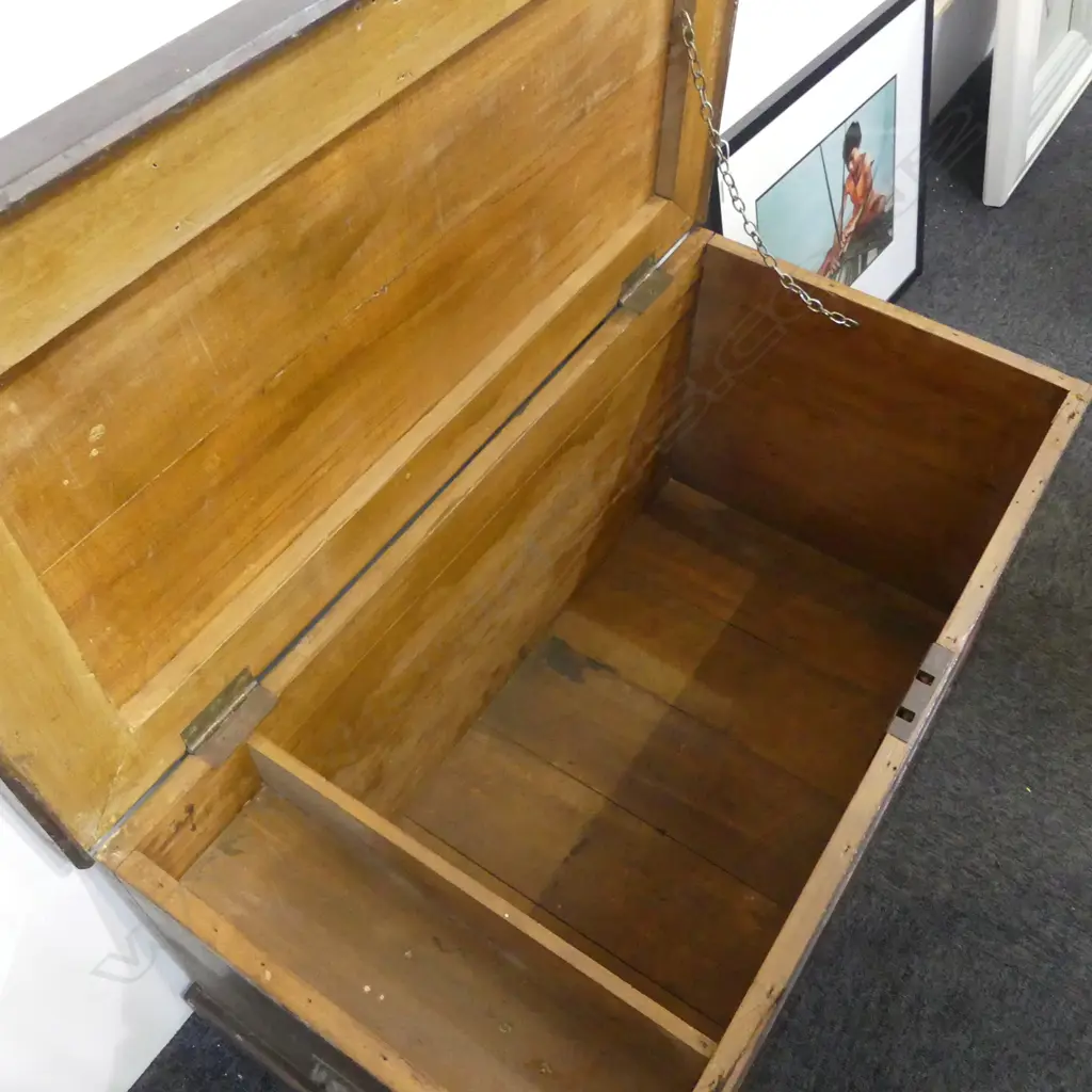 WOODEN TRUNK Image 1++