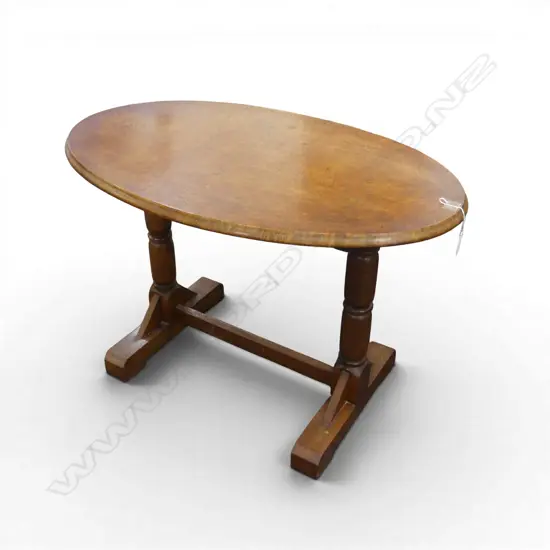 EARLY 20thC NZ SIDE TABLE w. OVAL 2PCE SOLID BURR TOTARA TOP. 910 x 570 x 600mm