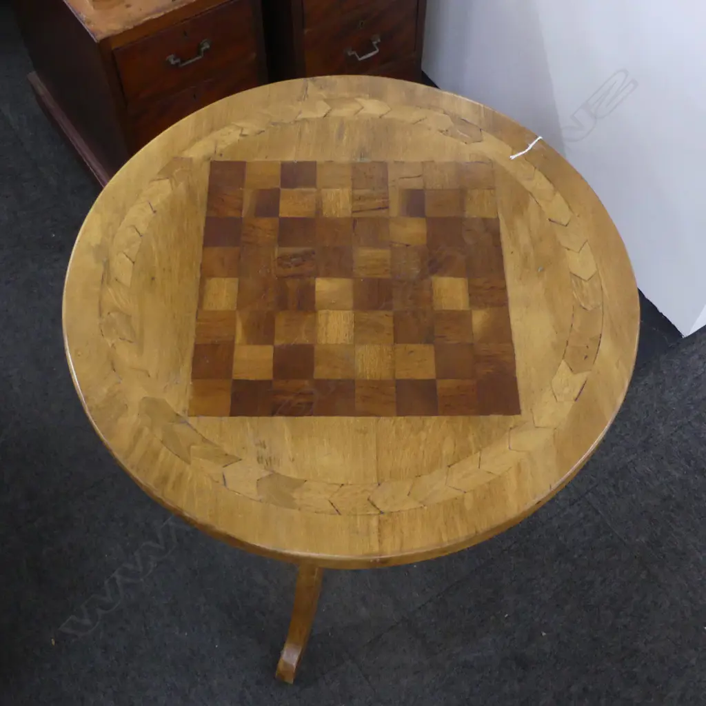 PEDESTAL BASED HARDWOOD CIRCULAR INLAID CHESS TABLE DIA600 H740MM Image 1++