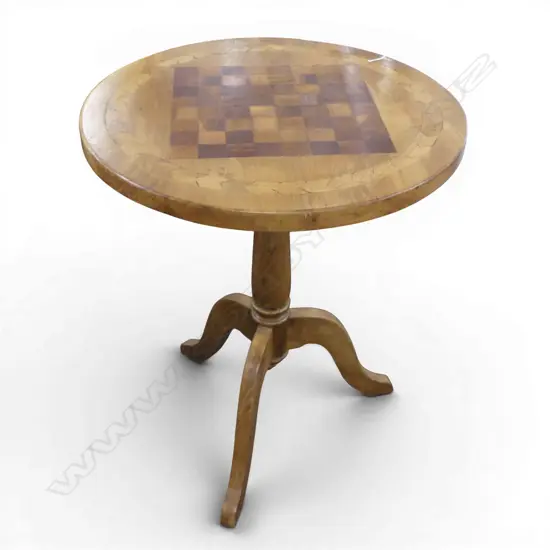 PEDESTAL BASED HARDWOOD CIRCULAR INLAID CHESS TABLE DIA600 H740MM
