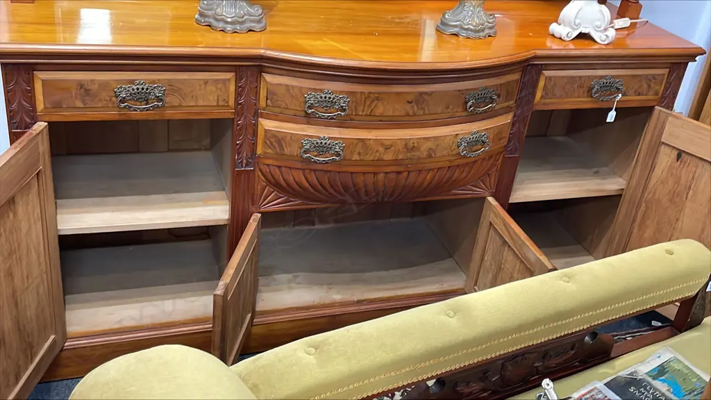 19thC NZ COLONIAL IMPRESSIVE POT BELLIED MIRROR BACK SIDEBOARD - BORER TO PEDIMENT PIECE. 1980 X 630 X 2700mm Image 1++