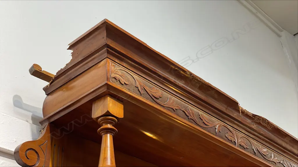 19thC NZ COLONIAL IMPRESSIVE POT BELLIED MIRROR BACK SIDEBOARD - BORER TO PEDIMENT PIECE. 1980 X 630 X 2700mm Image 1++