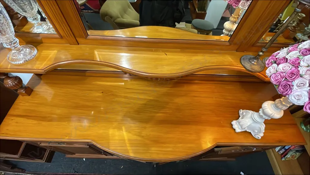 19thC NZ COLONIAL IMPRESSIVE POT BELLIED MIRROR BACK SIDEBOARD - BORER TO PEDIMENT PIECE. 1980 X 630 X 2700mm Image 1++