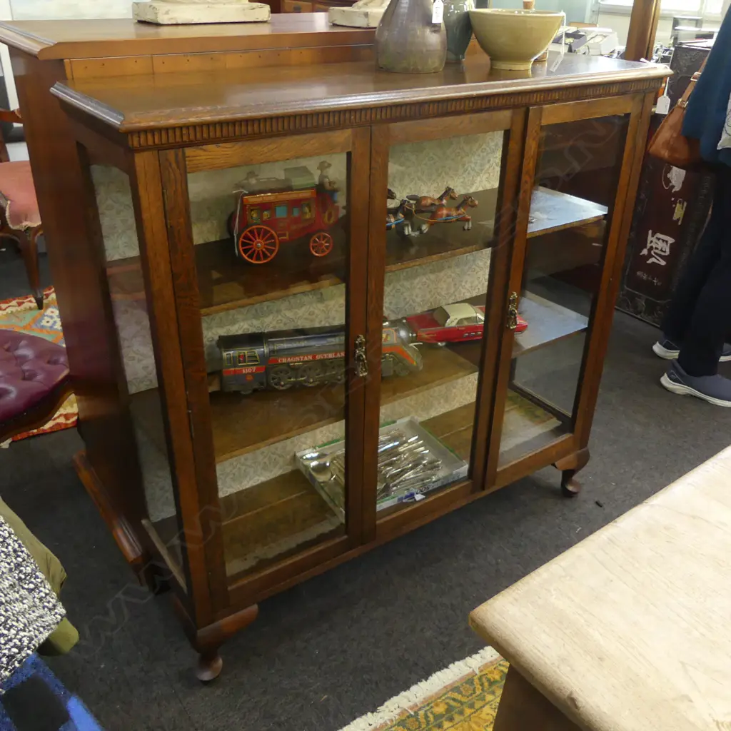 OAK DISPLAY CABINET 1110x330x1075mm Image 1++