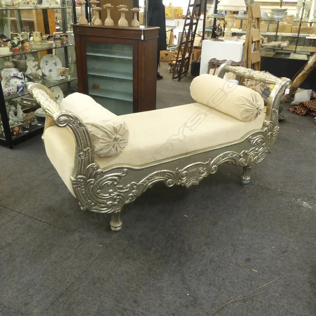 HAMMERED METAL UPHOLSTERED CHAISE L.1550mm Image 1++