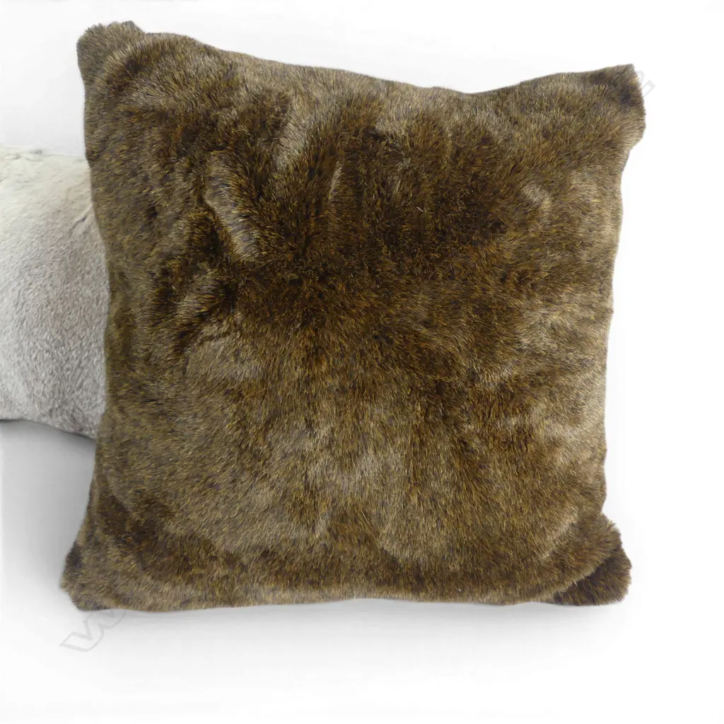 2 X FAUX FUR CUSHIONS, LGST 470MM Image 1++