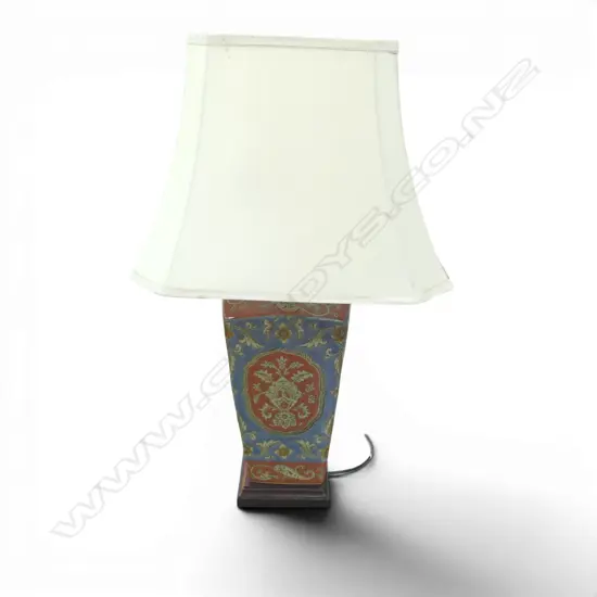 DECORATVE ORIENTAL TABLE LAMP ON WOOD BASE H670MM