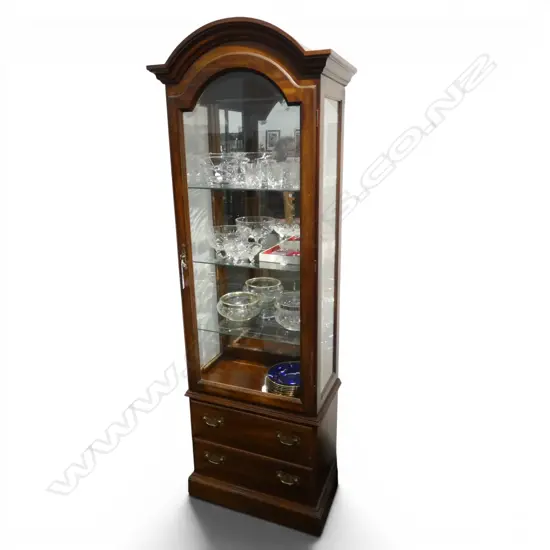 DISPLAY CABINET 685x390x2000mm