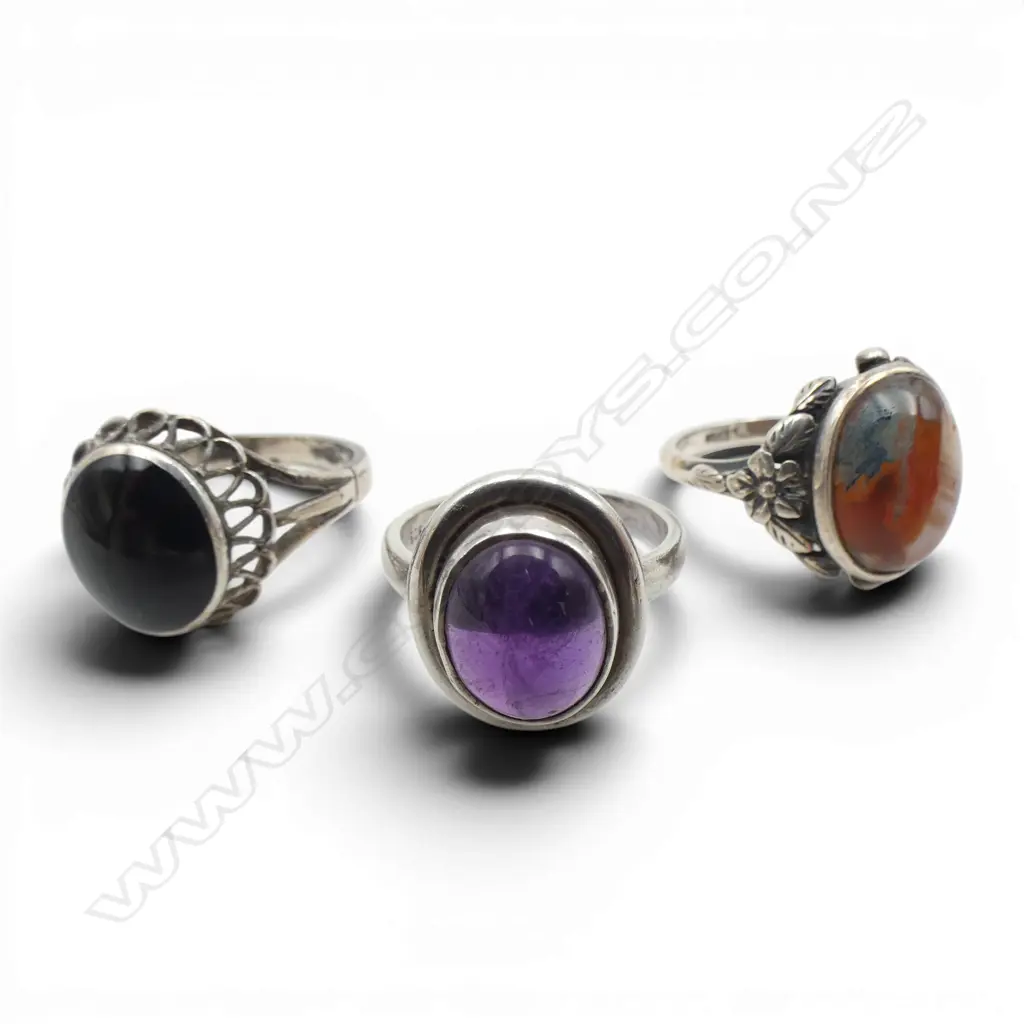 3 SILVER RINGS: GEM SET w onyx Q + amethyst O1/2 + agate M Image 1++