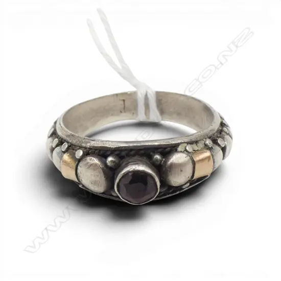 22CT Gold trim & STG SIL GARNET? RING W.4.8G SIZE R
