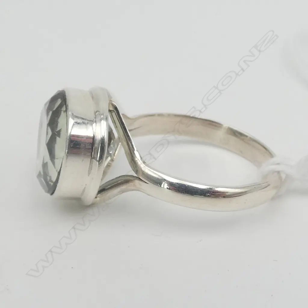 SILVER GREEN AMETHYST RING SIZE Q Image 1++