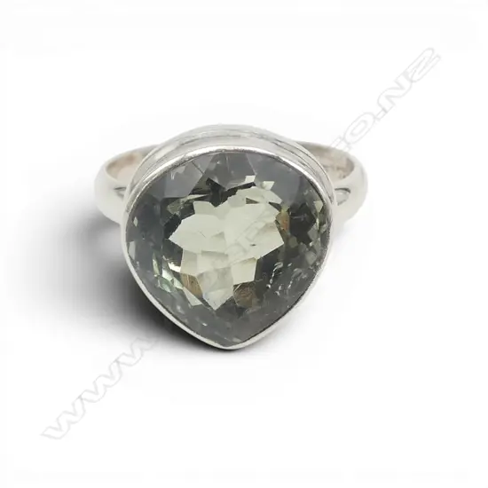 SILVER GREEN AMETHYST RING SIZE Q