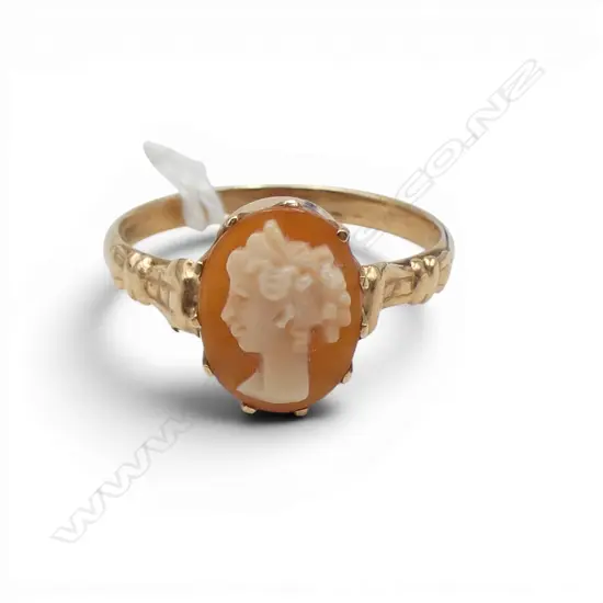 VINTAGE 9ct GOLD & CAMEO RING 1.68gms SIZE N