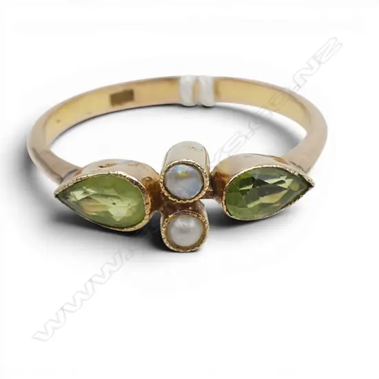 9ct PERIDOT & PEARL RING size X 1/2.  2.93gms.