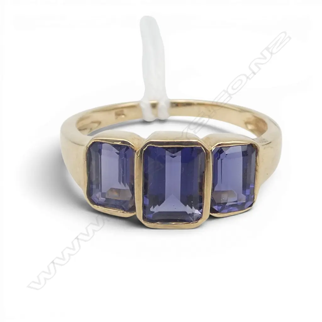 9CT GOLD 3 STONES TESTING AS TANZANITE IN RING 2.7GMS SIZE P Image 1++