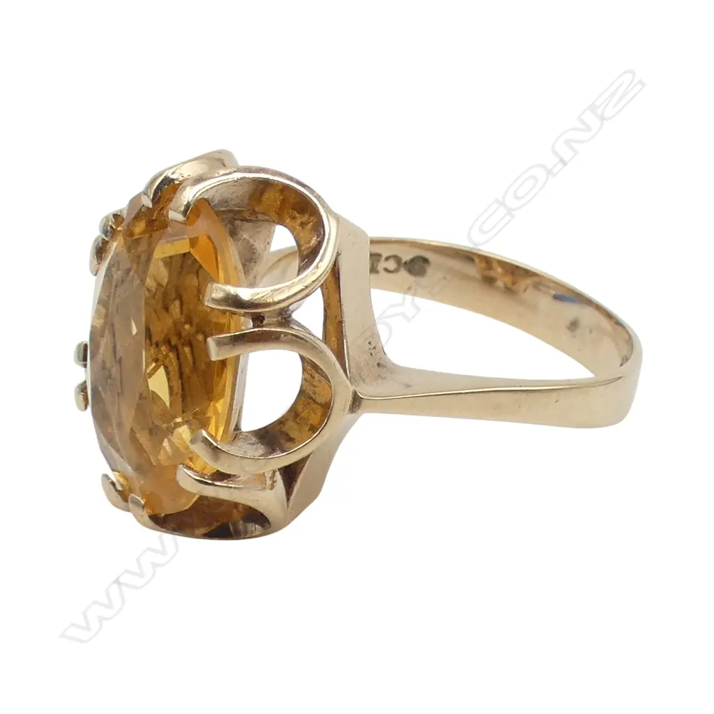 9ct GOLD & CITRINE RING size O. 4.88gms Image 1++